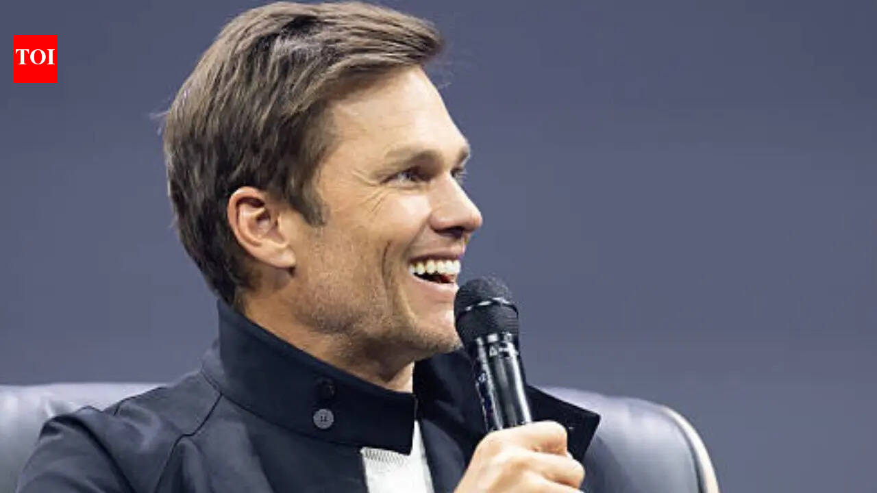 Tom Brady shared a heartfelt tribute to Gisele Bündchen and Bridget Moynahan before stealing the spotlight with savage Cowboys roast