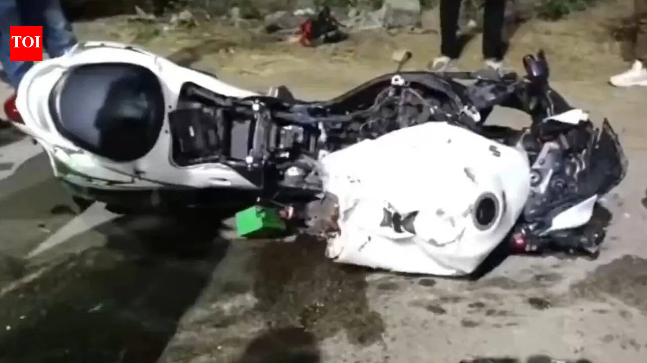5 killed as speeding Hayabusa bike crashes into car in Telangana
