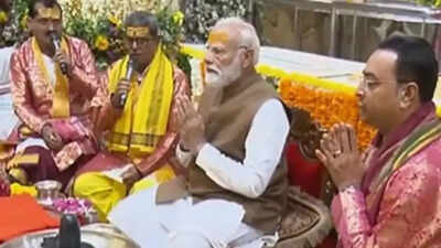 Amrutparv: PM Modi offers prayers at Somnath Temple, holds massive roadshow in Gujarat