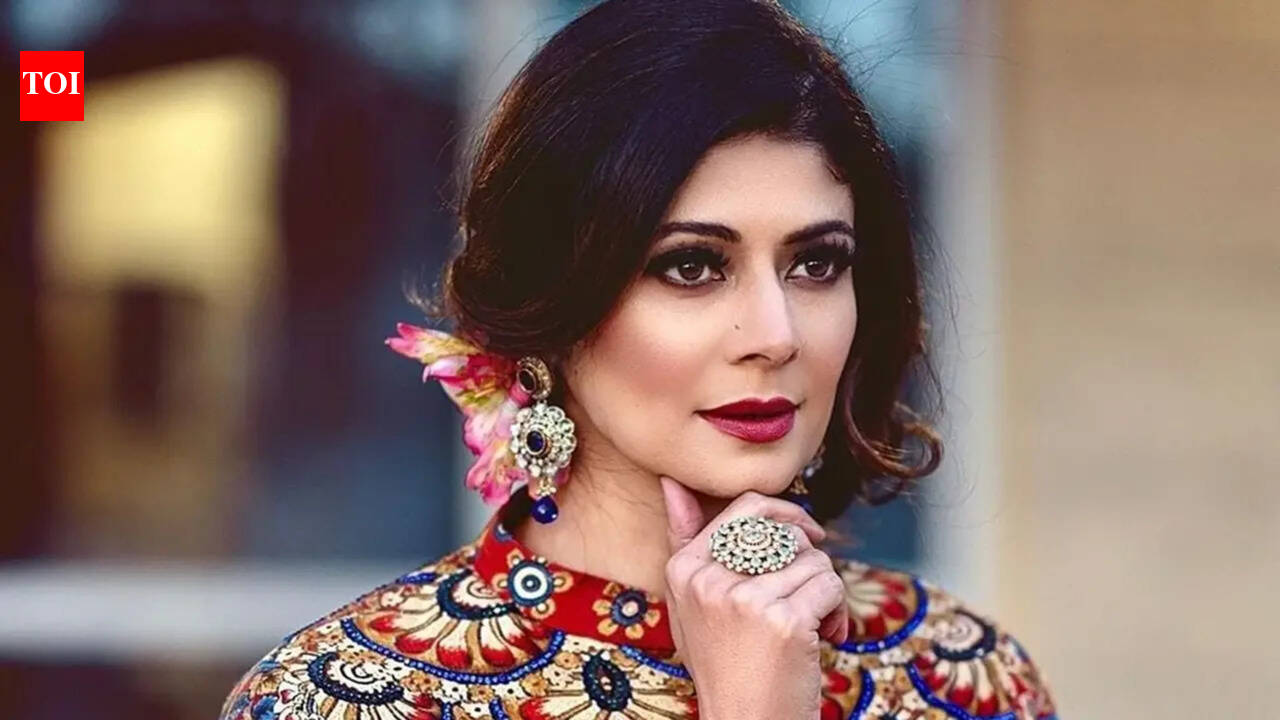 'Heroes got intimidated because of my stature': Pooja Batra recalls losing roles over height, reveals how Salman Khan supported her