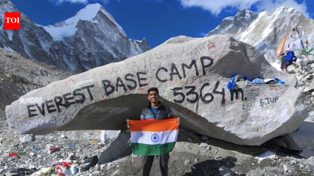 केरल का छात्र सब्जी की दुकान पर काम करने के बाद महज ₹16,000 में एवरेस्ट बेस कैंप पहुंच गया