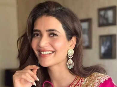 Karishma Tanna says &lsquo;walking&rsquo; helps her during pregnancy, urges &lsquo;mamas to be&rsquo; to not &lsquo;completely stop moving&rsquo;