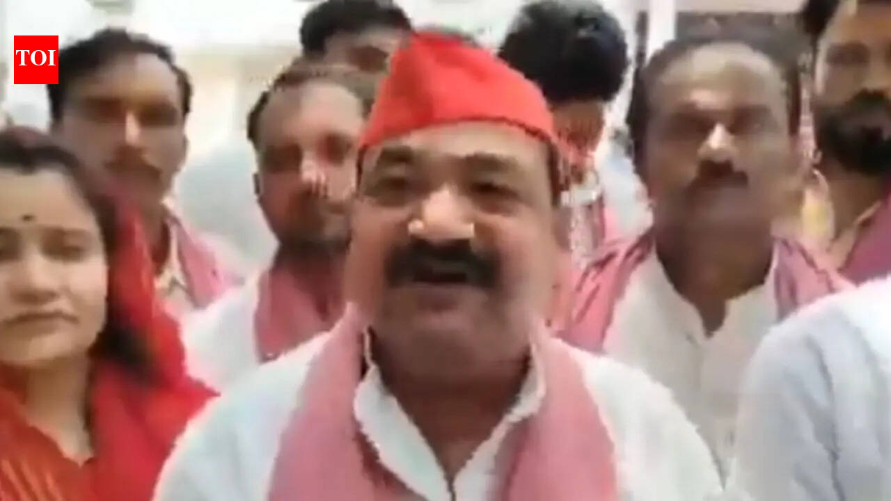 'Deshvirodhi ... ': SP MP abuses PM Modi over avoid 'buying gold' remark
