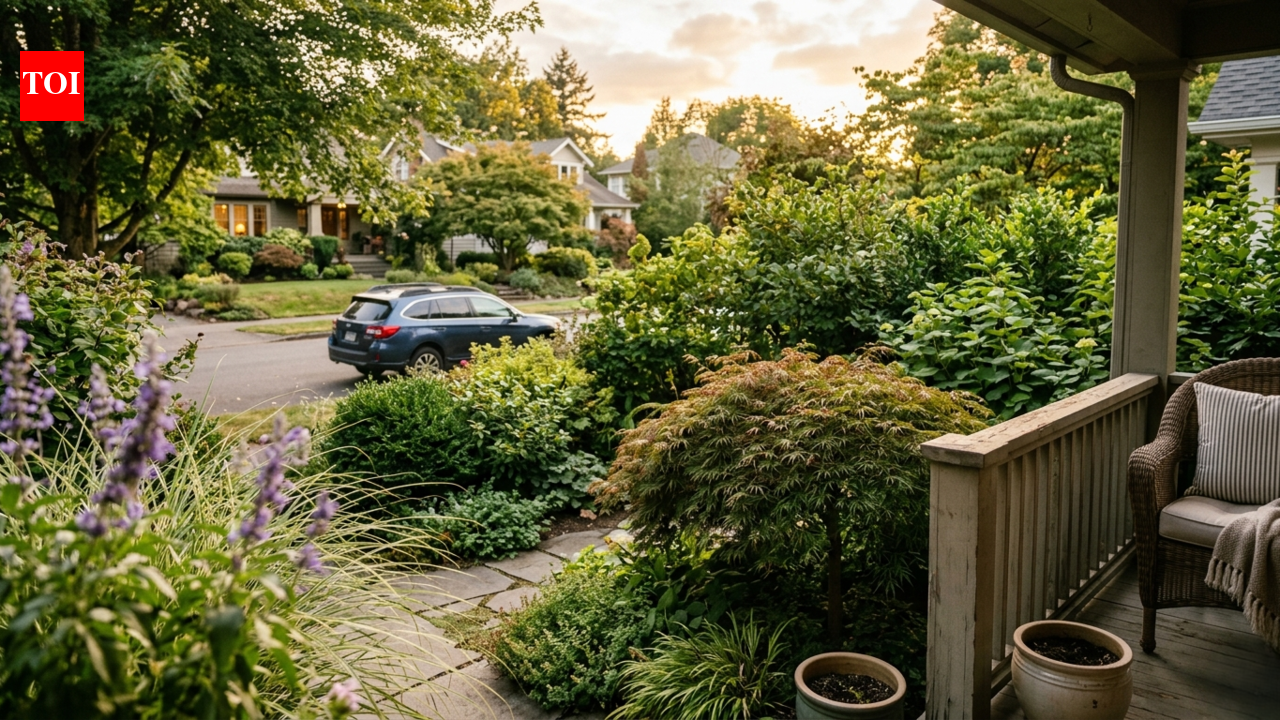The 'living fence' secret: 6-layered plantings for a softer, more private front yard