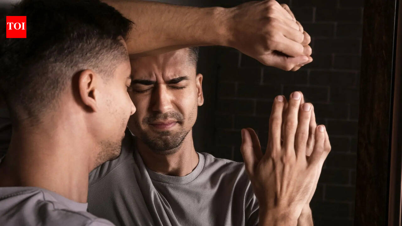 ये 10 दैनिक आदतें आपके थका हुआ, अटका हुआ और टूटा हुआ महसूस करने का असली कारण हो सकती हैं