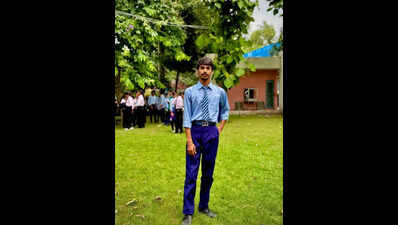 E-rickshaw driver’s son secures 3rd rank in Punjab Class X board exams