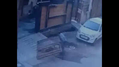 House gate gives way, falls on 5-year-old boy, kills him