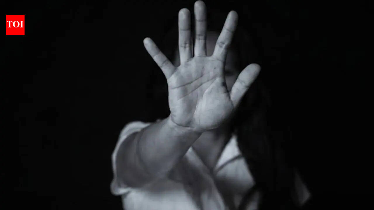 Auto driver flashes at 19-year-old student in Bengaluru; booked