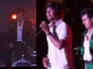 Fan interupts Sonu Nigam's concert, singer says, 'kyun pitne ke kaam..?'