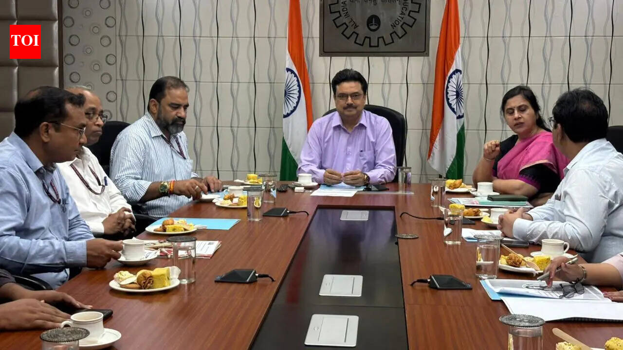 एआईसीटीई समर्थन इंटर्नशिप: एआईसीटीई ने वंचित क्षेत्रों के छात्रों के लिए आईआईटी, आईआईएम और एनआईटी में समर्थन इंटर्नशिप के लिए आवेदन शुरू किए हैं।