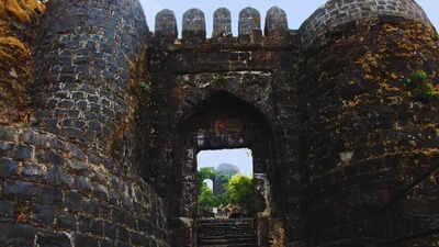 The incredible monitor lizard legend behind Maharashtra's famous Sinhagad Fort has long fascinated travelers
