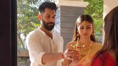 Are Mouni Roy and Suraj Nambiar already divorced? Reports claim cheating and financial misuse led to split | Hindi Movie News – The Times of India