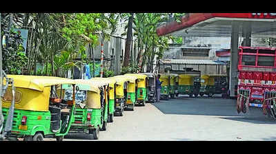 Auto, taxi operators in Karnataka seek subsidy to shift from LPG to CNG, EV