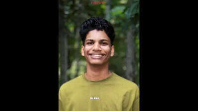 Four youths killed in lightning strike, 3 injured