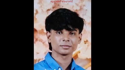 Four youths killed in lightning strike, 3 injured