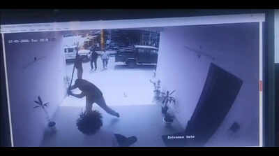 Armed men storm Ghamroj toll plaza, assault staff and vandalise office