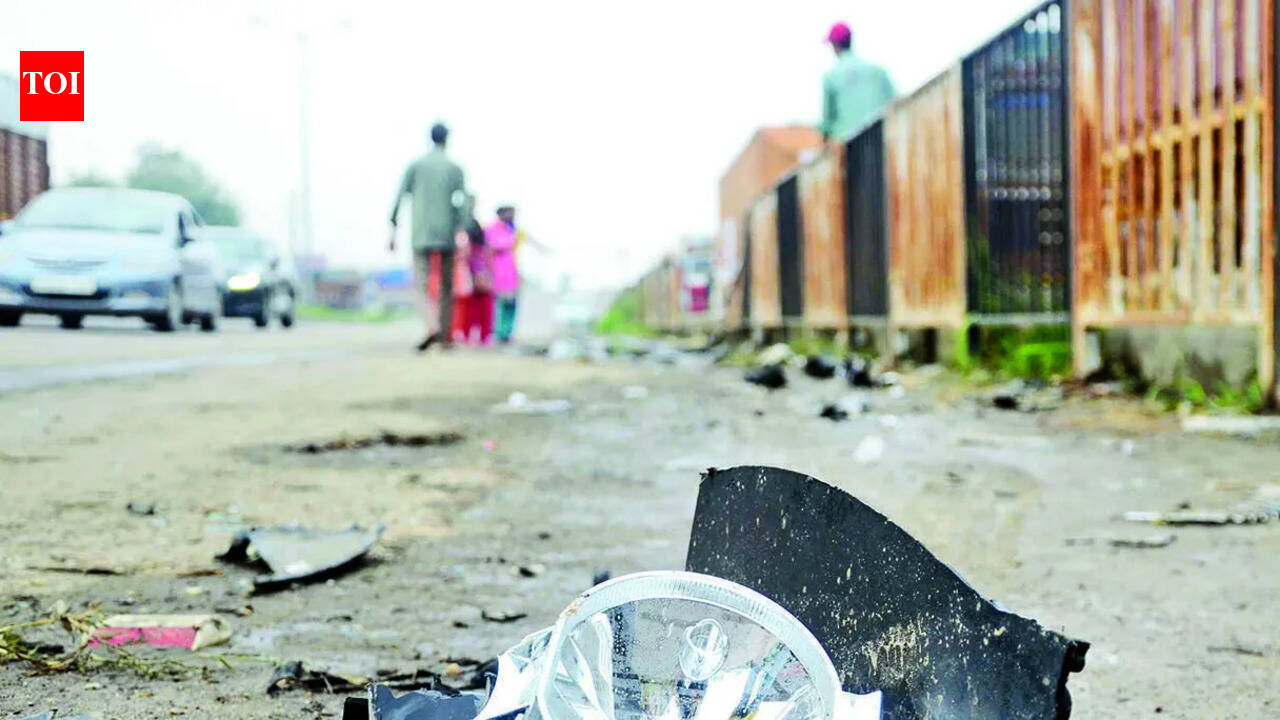 SUV rams auto-rickshaw; 8-year-old dies, 4 relatives severely hurt