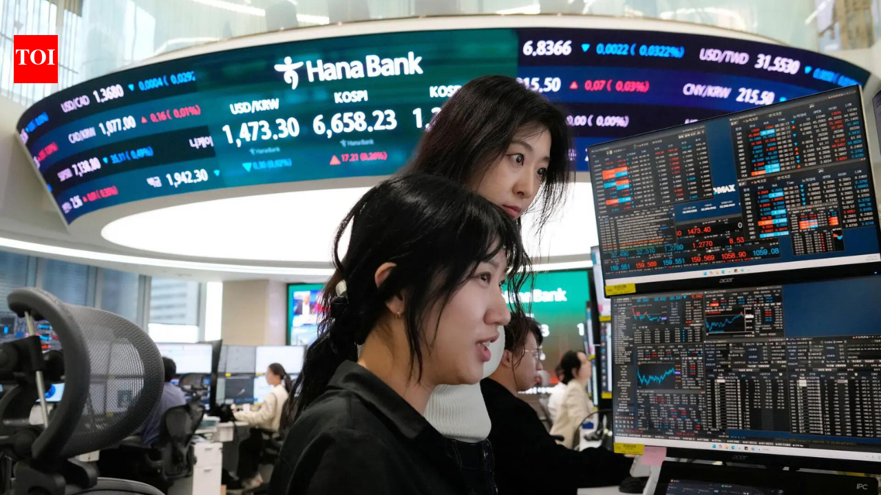 Asian stocks today: Markets mixed as oil prices, inflation worries weigh on sentiment