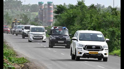 Maharashtra CM tells ministers, babus to use public transport; convoys halved