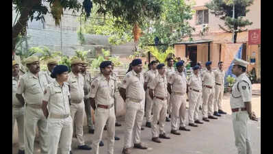 Residents decry cops’ recording of reels amid recent spate of crimes