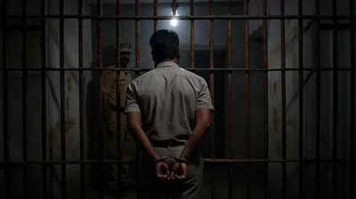 Addtional SHO arrested while accepting Rs 1 lakh bribe in Patna