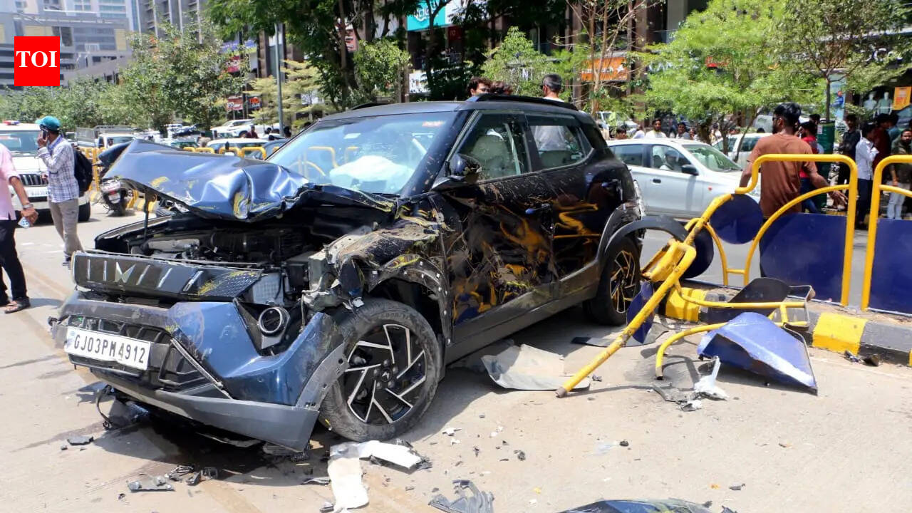 Speeding car hits several vehicles on 150 Feet Ring Road