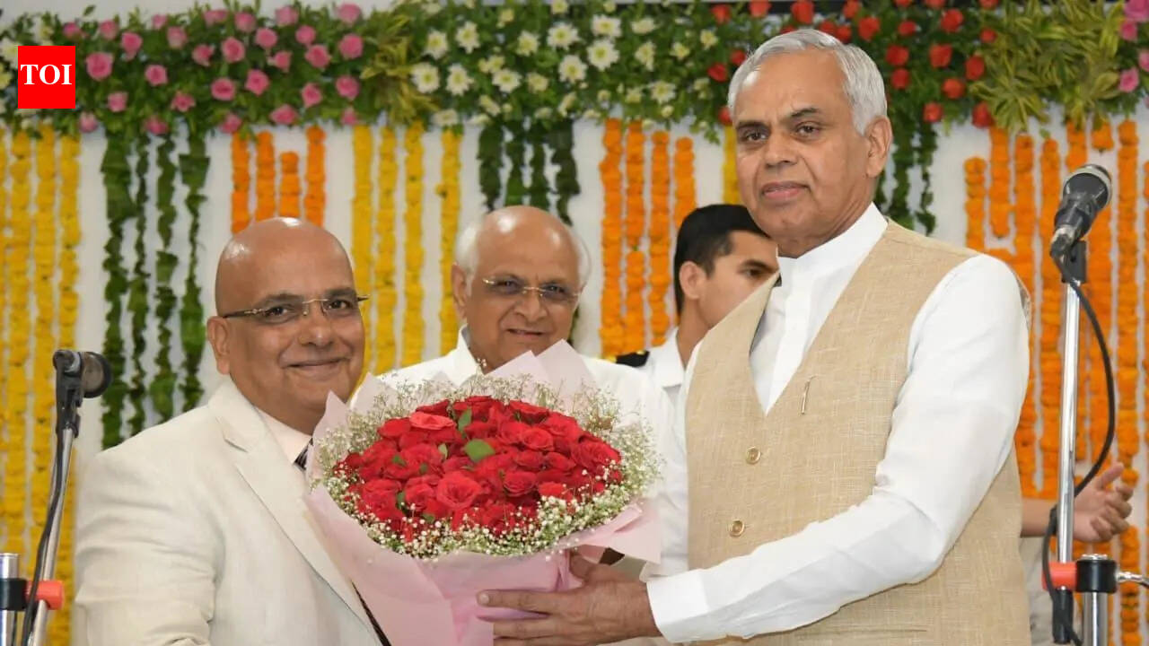 Former HC judge Biren Vaishvav sworn in as Lokayukta