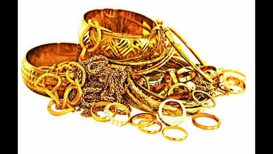 Employee vanishes with Rs 1.7cr gold stolen from jewellery showroom in Ahmedabad