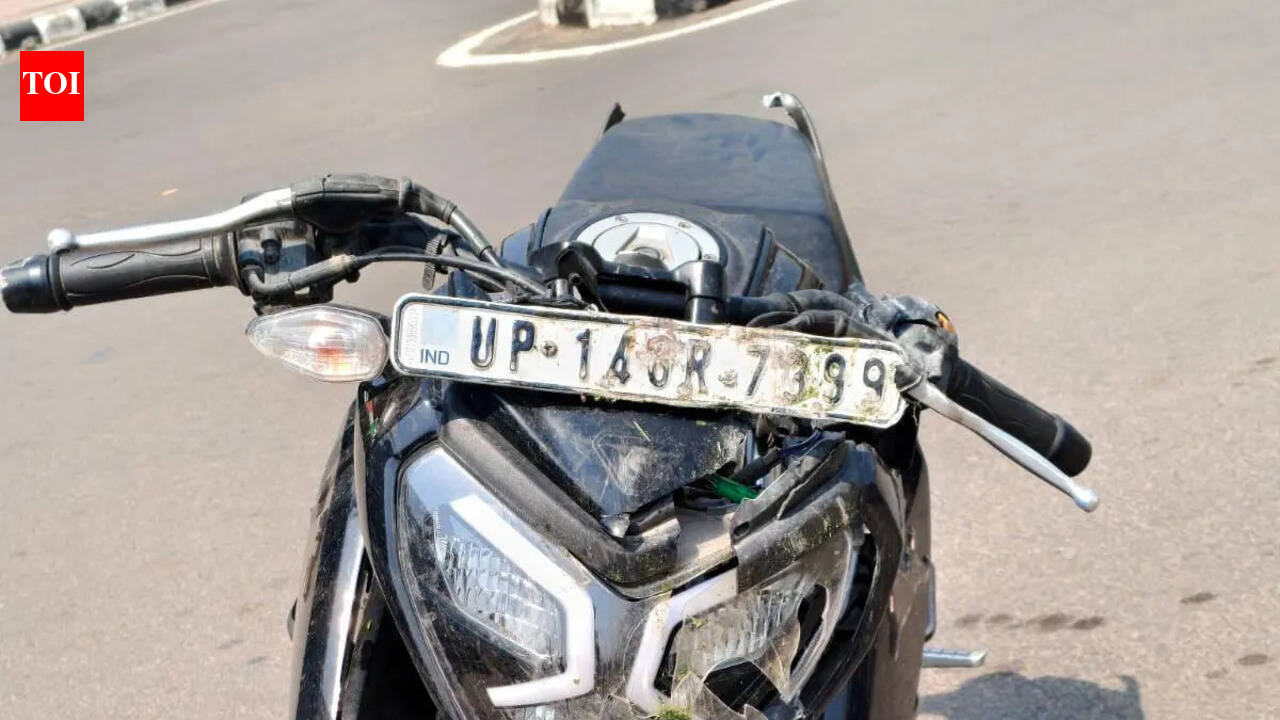 Bikers hit by vehicle at Meerut trisection crash into divider, die