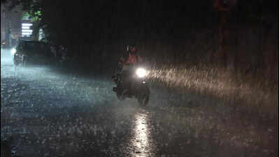Rain, hail cool Gurgaon after scorching day