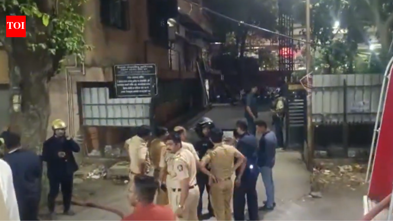 Bomb like object, with a timer & circuit, found in Pune hospital | Pune ...