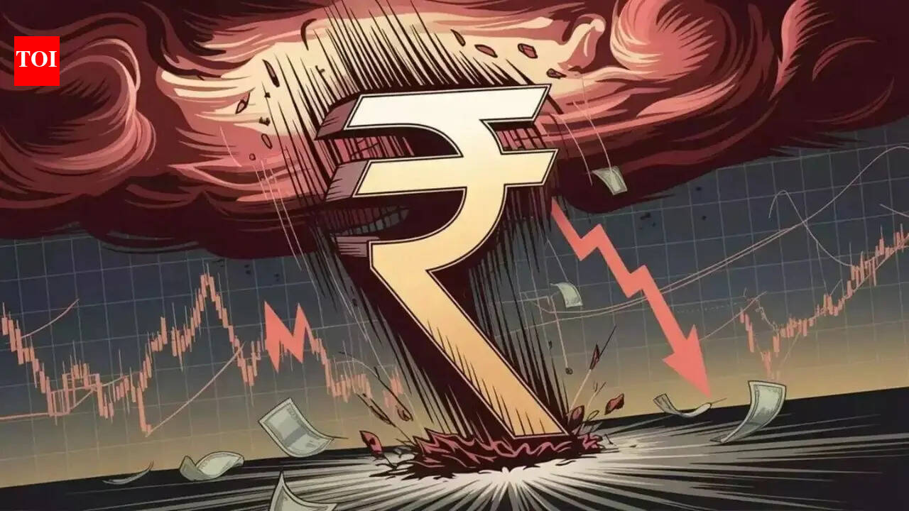 Rupee at record low of 95.8/$, worst performer in Asia this year - The ...