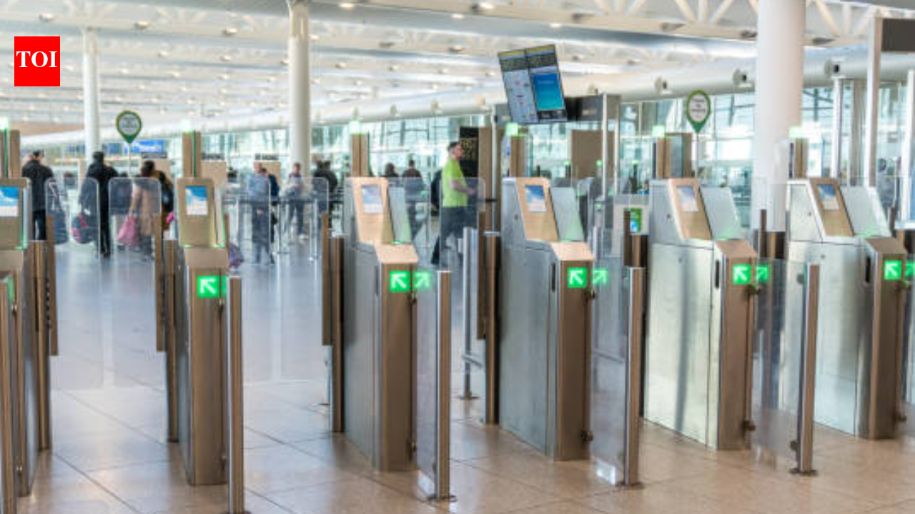UK airport e-gates open for younger children: New rules for 8 and 9 year olds from July