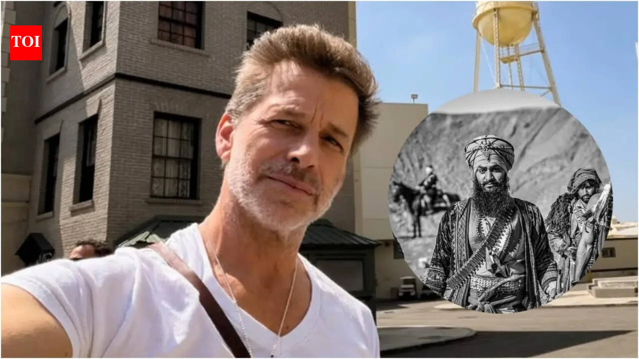 Zack Snyder posts old shot from ‘Wonder Woman 1854’