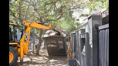 Roads, green belts still occupied as anti-encroachment drive fails to restart