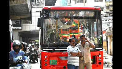 BEST conductor killed after being crushed between 2 buses in Andheri chain collision
