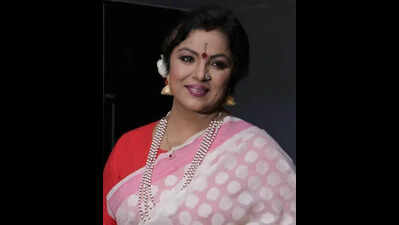 CM tasks Rudranil, Rupa, Papia and Hiran with Tollywood order
