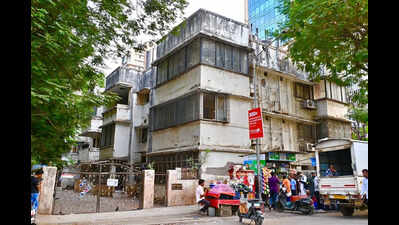 80-year-old in ‘unsafe’ building, Bombay HC allows power & water for now