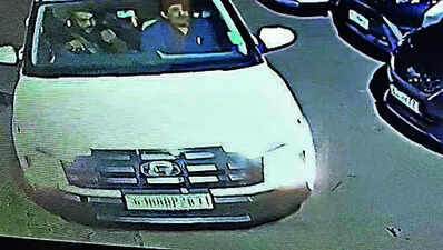 Thieves arrive in car, drive away with builder’s Merc from parking lot
