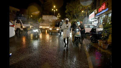 Heatwave grips Raj; dust storms, rain bring relief