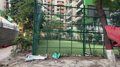 Owners of charred Green Avenue flats seek FIR against RWA after condo fire