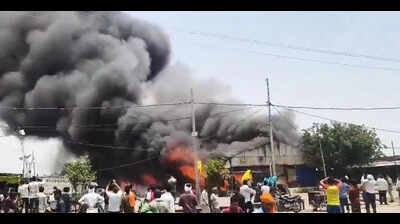 Fire incident at Chakrapur Sabzi Mandi guts 44 shops