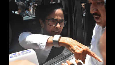 Ex-CM faces ‘Jai Shri Ram’ slogans at HC corridor
