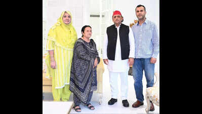 Azam’s family calls on Akhilesh to condole Prateek’s demise