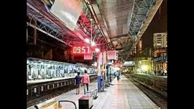 Over 1,300 touts apprehended on Central Railway, contraband worth Rs 43 lakh seized