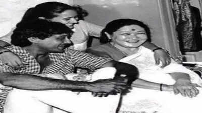 VIDEO: Jackie Shroff remembers his 'Maa', shares unseen childhood memories