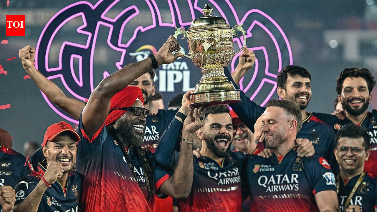 Kohli reveals how RCB turned ABD and Gayle into global icons