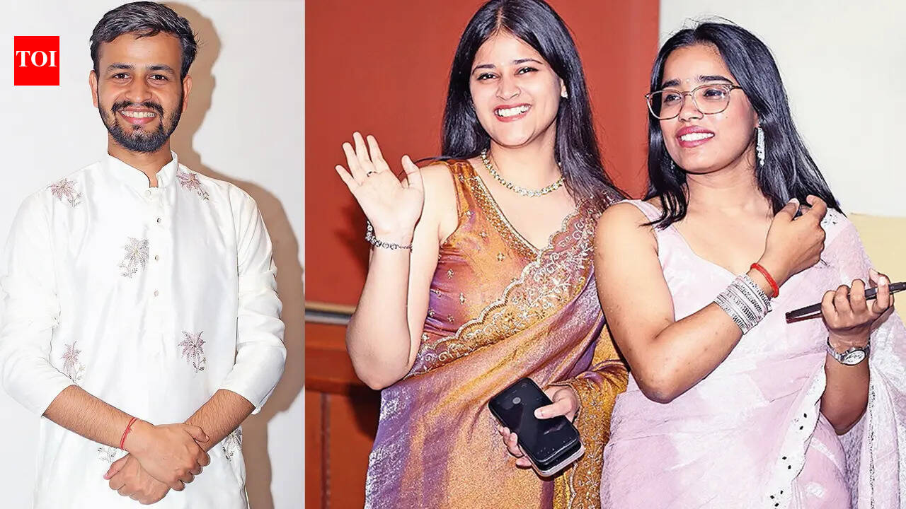 Cheers, tears and Bollywood tunes at this farewell bash in Lucknow