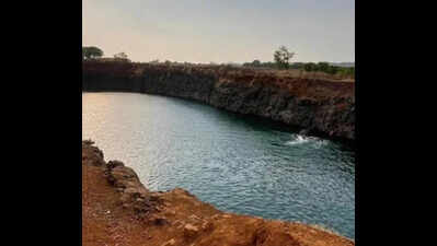 Ballari Nala silt woes persist, farmers fear monsoon floods