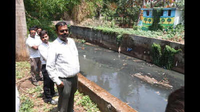 BCC filling potholes, cleaning drains ahead of rains